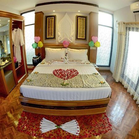 Shwe Taung Tan Hotel - Lake View Monywa Esterno foto