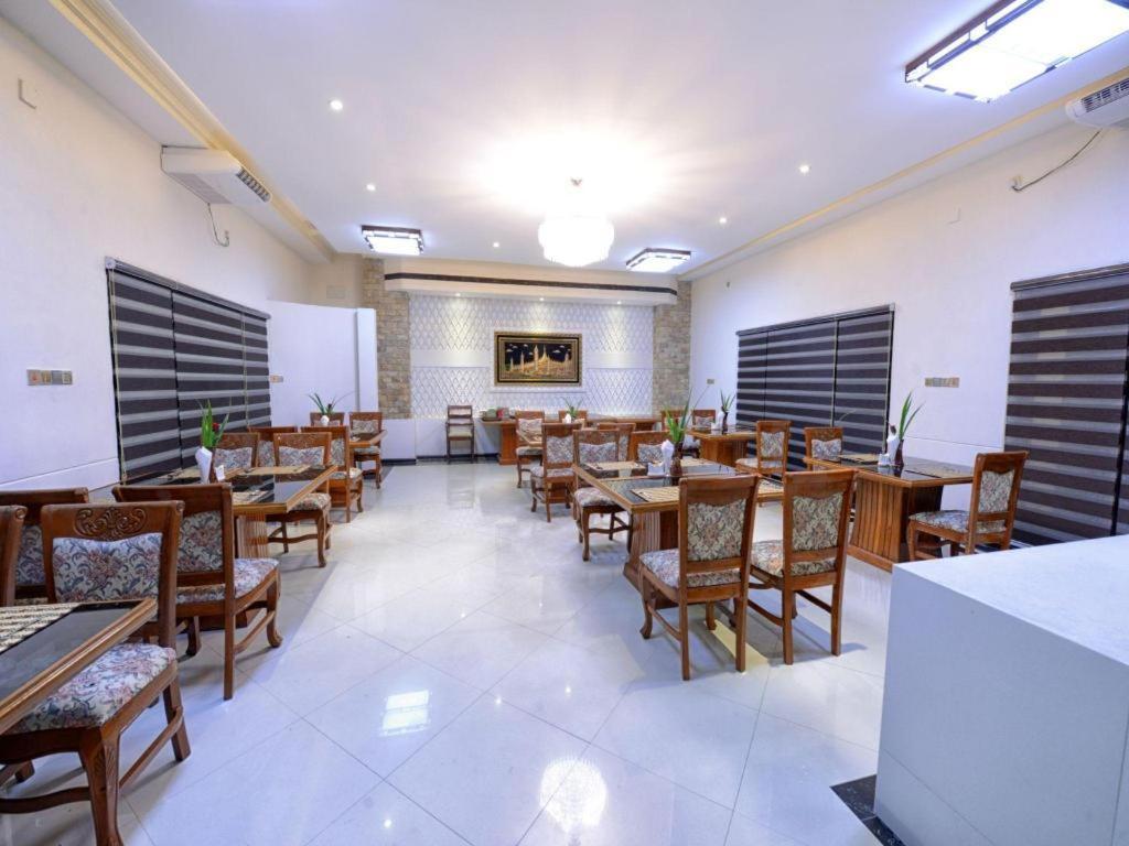 Shwe Taung Tan Hotel - Lake View Monywa Esterno foto