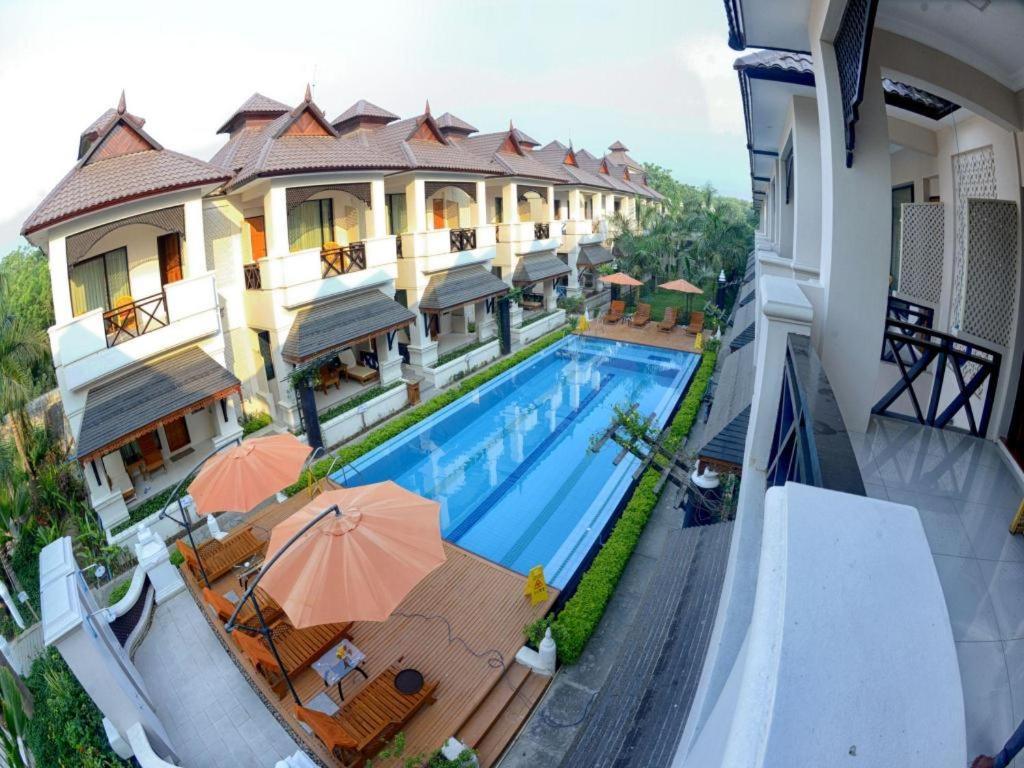 Shwe Taung Tan Hotel - Lake View Monywa Esterno foto