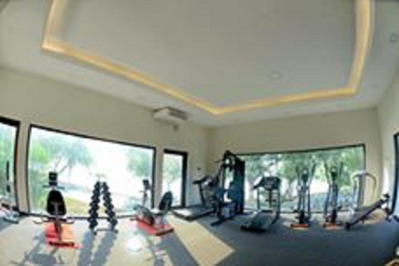 Shwe Taung Tan Hotel - Lake View Monywa Esterno foto
