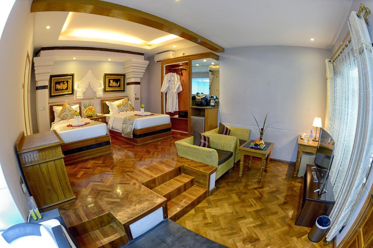 Shwe Taung Tan Hotel - Lake View Monywa Esterno foto